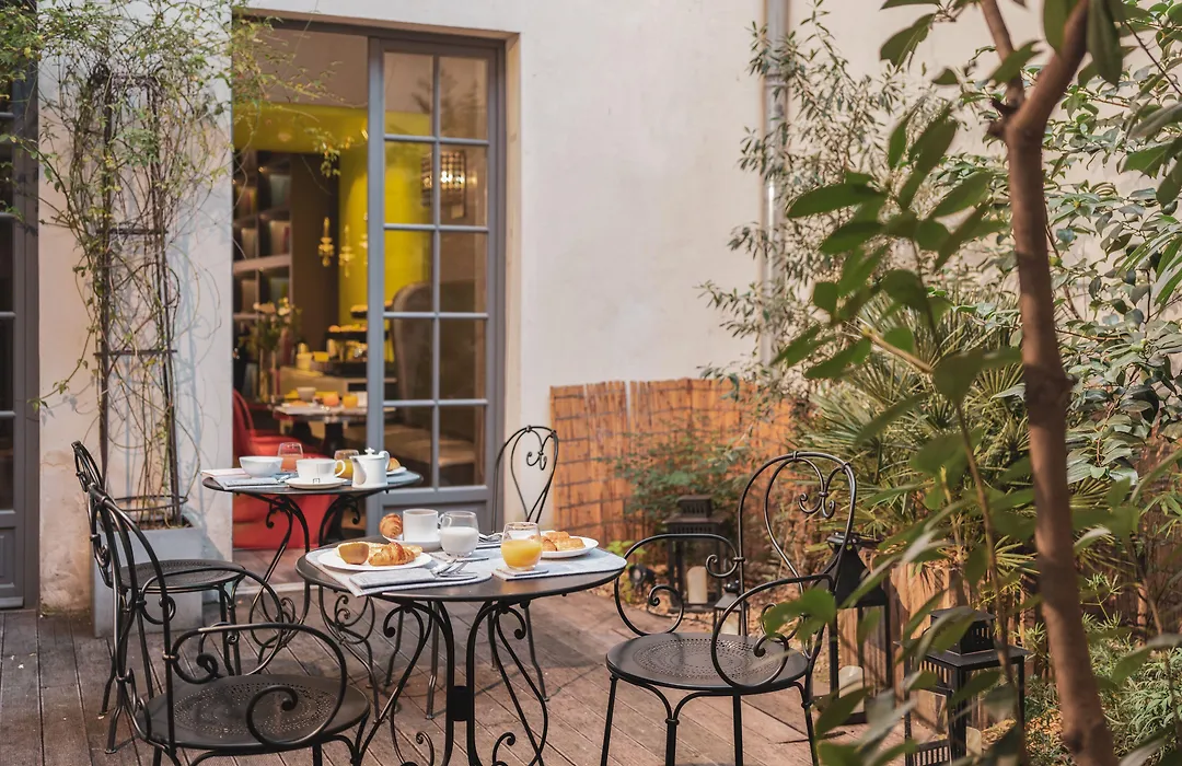 Hotel Le Petit Paris-1